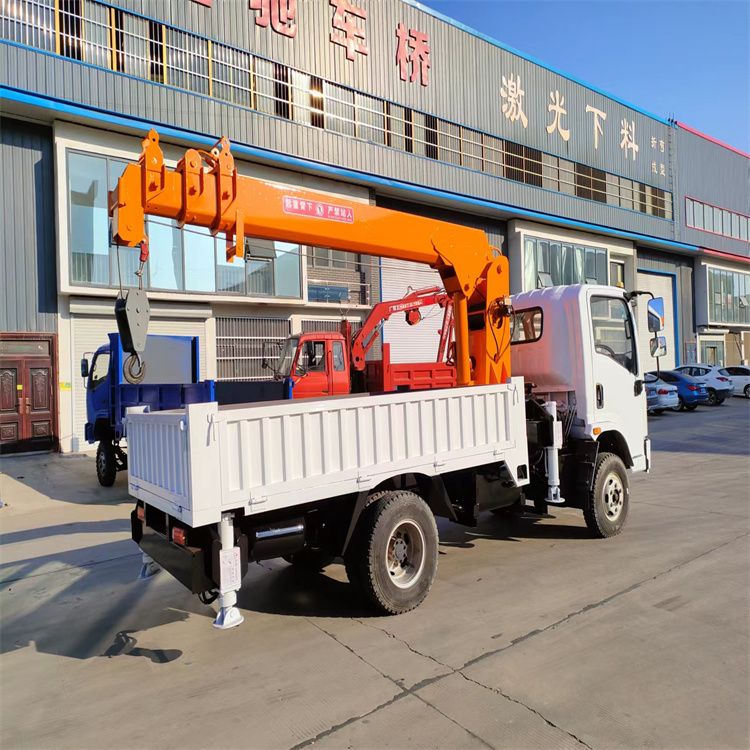 新源县三轮随车吊定制 农用改装机自备吊中瑞长期出售